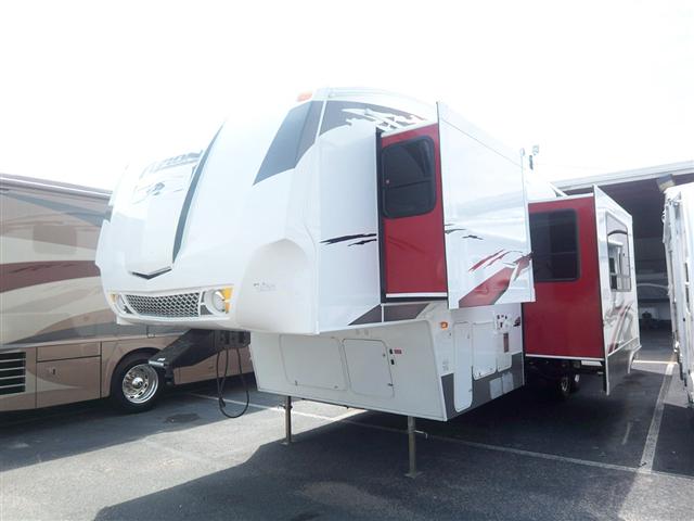 New 2010 Keystone Fuzion 302 Fifth Wheel Toyhauler For Sale